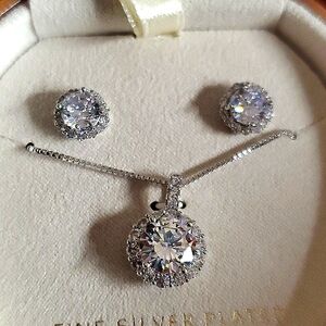 Silver Plated Jewelry‎ Set - Silver